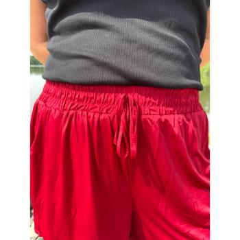 Short ESSENTIEL rouge
