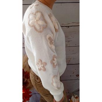 Pull à fleurs blanc