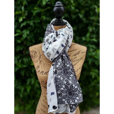 Foulard moucheté